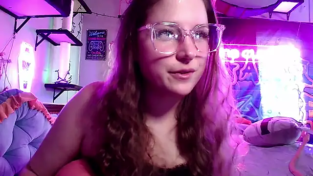 mirannacult online show from February 1, 2025, 9:19 pm