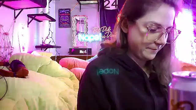 mirannacult online show from February 22, 2025, 5:13 pm