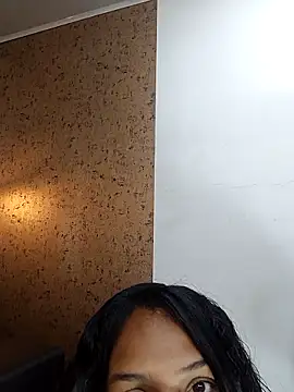 Michelle Brito1 online show from March 17, 2025, 1:18 pm