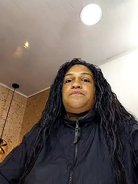 Michelle Brito1 online show from November 18, 2025, 6:01 pm