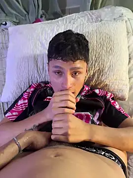 Snapshot of pipeynick chatting on December 12, 2024, 10:09 pm pipeynick online show from December 12, 2024, 10:09 pm