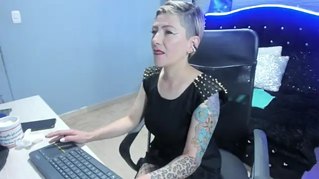 Snapshot of Maria_fernandaxxx_ chatting on December 10, 2024, 5:17 am Maria fernandaxxx online show from December 10, 2024, 5:17 am