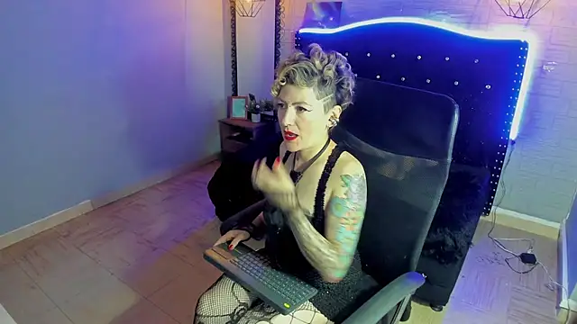 Snapshot of Maria_fernandaxxx_ chatting on December 19, 2024, 5:07 am Maria fernandaxxx online show from December 19, 2024, 5:07 am