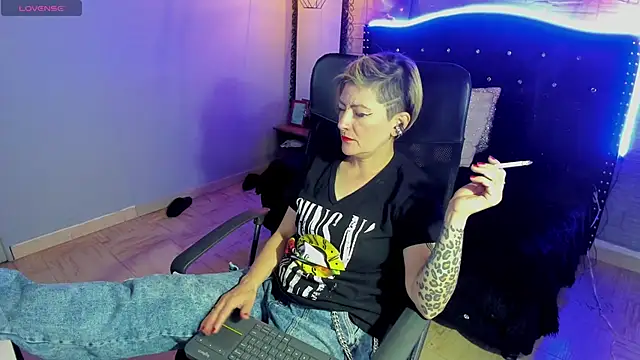 Snapshot of Maria_fernandaxxx_ chatting on December 24, 2024, 10:11 am Maria fernandaxxx online show from December 24, 2024, 10:11 am