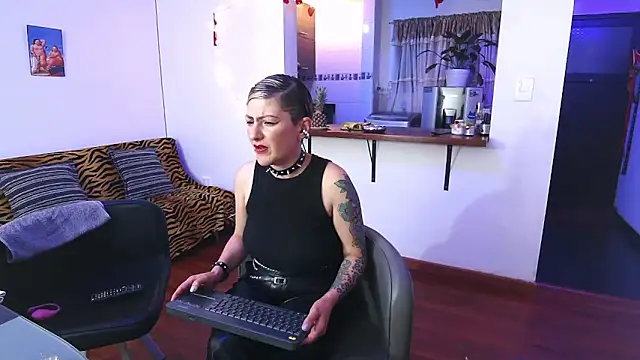 Snapshot of Maria_fernandaxxx_ chatting on February 10, 2025, 11:02 pm Maria fernandaxxx online show from February 10, 2025, 11:02 pm