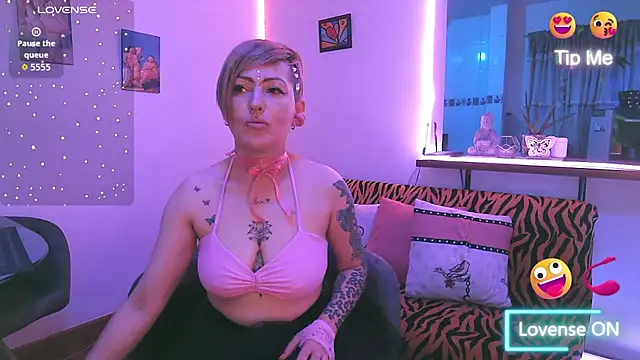 Snapshot of Maria_fernandaxxx_ chatting on November 4, 2025, 10:42 pm Maria fernandaxxx online show from November 4, 2025, 10:42 pm