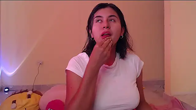 Snapshot of _maiahairy_ chatting on January 7, 2025, 9:35 pm maiahairy online show from January 7, 2025, 9:35 pm