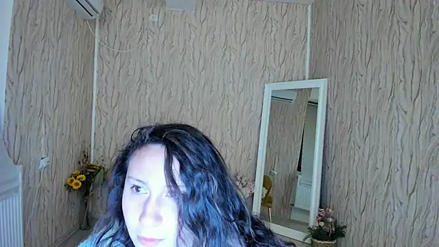 AishaRouhi online show from January 11, 2025, 5:10 am