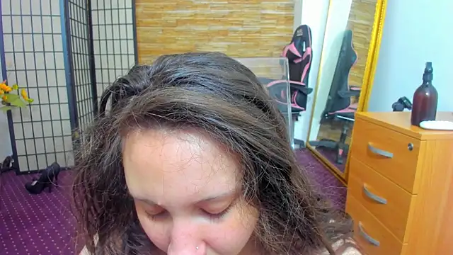 AishaRouhi online show from February 27, 2026, 5:18 am