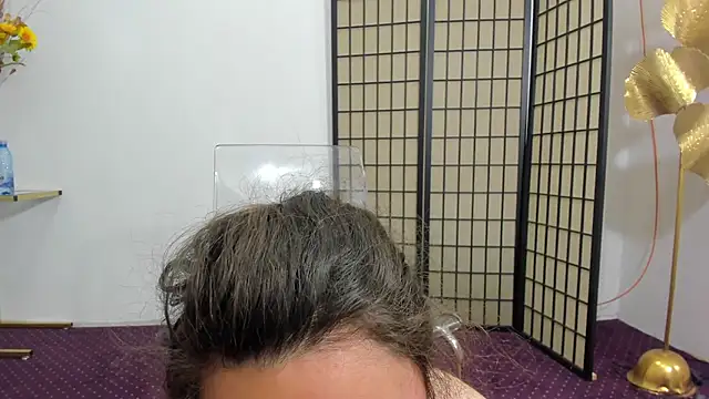 AishaRouhi online show from April 11, 2026, 4:06 am