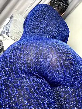 Hugemassivebootie online show from June 2, 2026, 5:15 pm