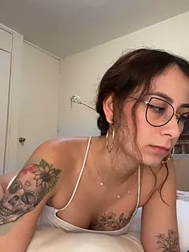 Snapshot of juanasnz99 chatting on December 22, 2024, 6:06 am juanasnz99 online show from December 22, 2024, 6:06 am