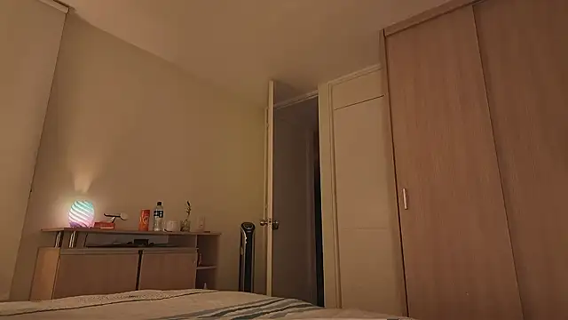 juanasnz99 online show from February 6, 2026, 12:59 am