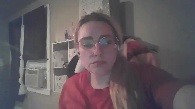 Snapshot of Lalalynn chatting on June 11, 2026, 6:22 am Lalalynn online show from June 11, 2026, 6:22 am