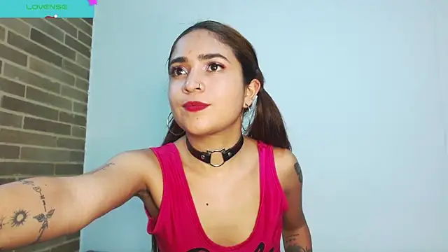 Snapshot of helenacyruss chatting on December 19, 2024, 10:10 pm helenacyruss online show from December 19, 2024, 10:10 pm