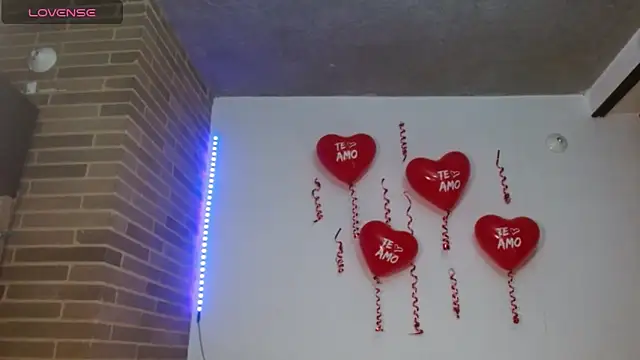 Snapshot of helenacyruss chatting on February 14, 2025, 5:14 pm helenacyruss online show from February 14, 2025, 5:14 pm