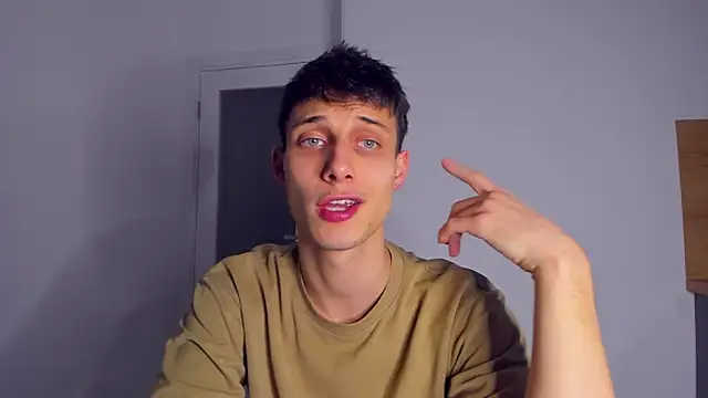 Snapshot of Kent_Ross chatting on November 17, 2025, 8:14 pm Kent Ross online show from November 17, 2025, 8:14 pm