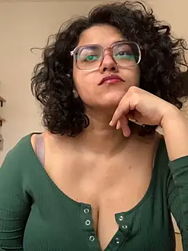 Snapshot of Curvydesifromgermany chatting on January 24, 2025, 10:32 am Curvydesifromgermany online show from January 24, 2025, 10:32 am