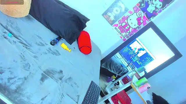 Snapshot of Grrkat chatting on December 30, 2024, 7:04 am Grrkat online show from December 30, 2024, 7:04 am