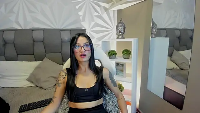 mariiana-diaz online show from March 4, 2026, 5:08 pm