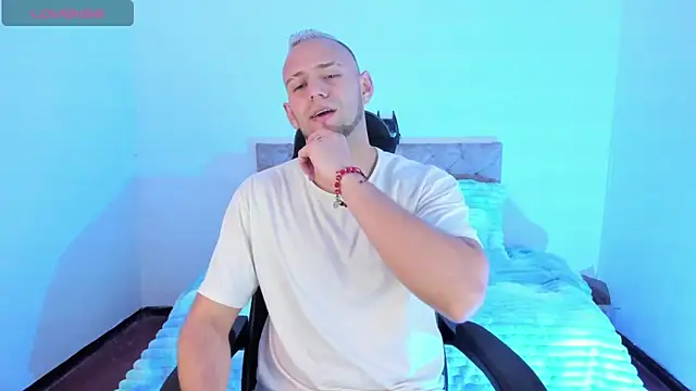 Snapshot of Damon_Bakert chatting on February 3, 2026, 3:28 pm Damon Bakert online show from February 3, 2026, 3:28 pm