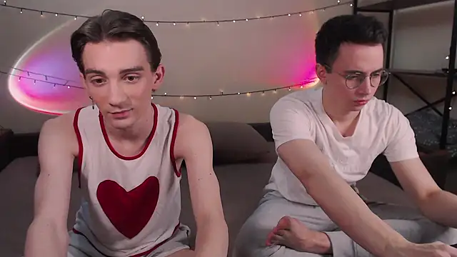 Snapshot of EliotMarks chatting on March 10, 2025, 4:35 pm EliotMarks online show from March 10, 2025, 4:35 pm