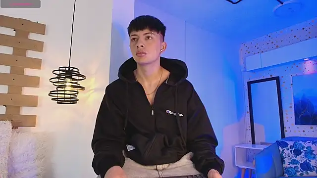 Steev Novoa online show from March 12, 2025, 4:51 am