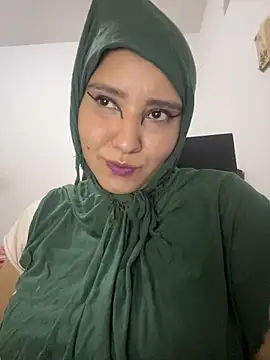 hannahayat online show from April 5, 2026, 8:28 pm