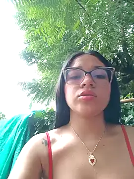 -VICKKY online show from January 5, 2025, 1:26 pm