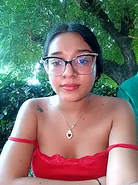 -VICKKY online show from January 8, 2025, 10:37 pm