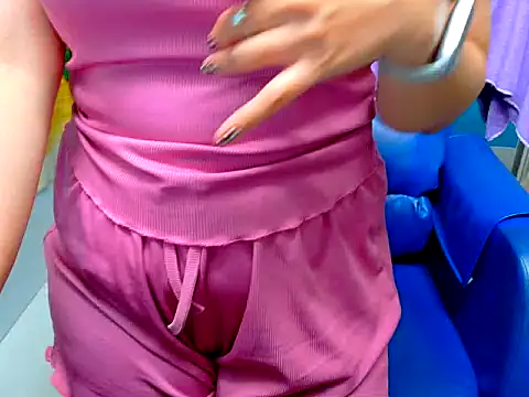 Snapshot of Cherry_6969 chatting on March 4, 2026, 12:00 pm Cherry 6969 online show from March 4, 2026, 12:00 pm