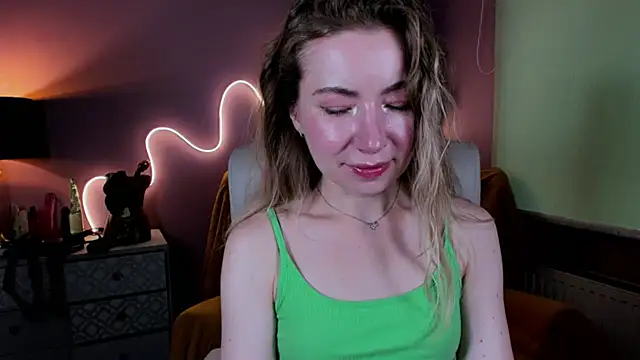 Mia Tasty online show from September 18, 2025, 6:48 am