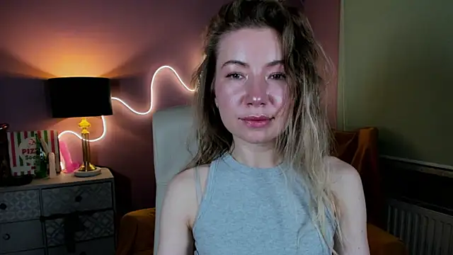 Mia Tasty online show from November 9, 2025, 2:59 pm