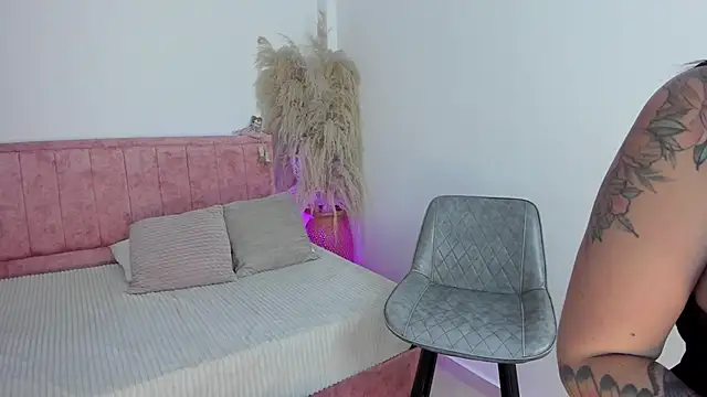 Snapshot of Sofiawilson_ chatting on September 24, 2025, 12:52 pm Sofiawilson online show from September 24, 2025, 12:52 pm