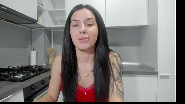 Snapshot of Emmapmg chatting on February 17, 2026, 11:00 pm Emmapmg online show from February 17, 2026, 11:00 pm