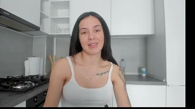 Snapshot of Emmapmg chatting on February 19, 2026, 12:12 pm Emmapmg online show from February 19, 2026, 12:12 pm