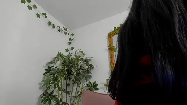 Snapshot of BonnieCute_ chatting on July 11, 2026, 12:35 am BonnieCute online show from July 11, 2026, 12:35 am