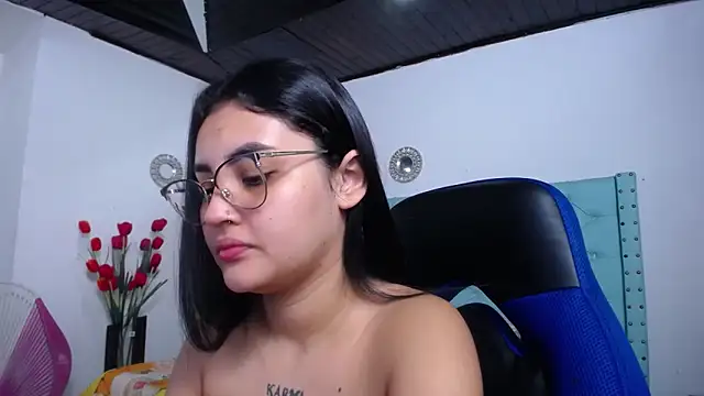 Snapshot of antonella_sweetlittle chatting on March 4, 2026, 12:00 pm antonella sweetlittle online show from March 4, 2026, 12:00 pm