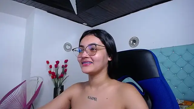 Snapshot of antonella_sweetlittle chatting on March 5, 2026, 12:01 pm antonella sweetlittle online show from March 5, 2026, 12:01 pm