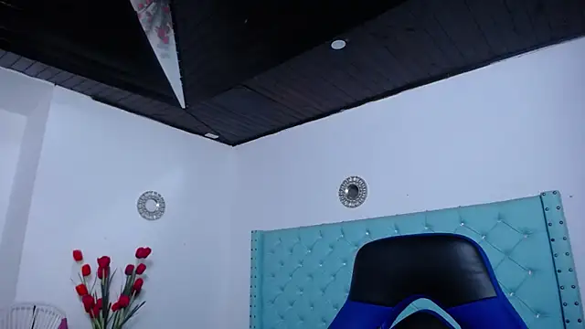 Snapshot of antonella_sweetlittle chatting on April 1, 2026, 12:17 pm antonella sweetlittle online show from April 1, 2026, 12:17 pm