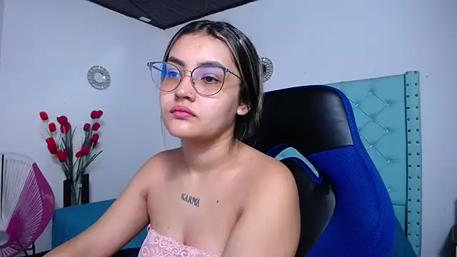 Snapshot of antonella_sweetlittle chatting on April 2, 2026, 10:57 am antonella sweetlittle online show from April 2, 2026, 10:57 am