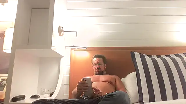 Snapshot of sluttydylan chatting on October 4, 2025, 12:03 pm sluttydylan online show from October 4, 2025, 12:03 pm