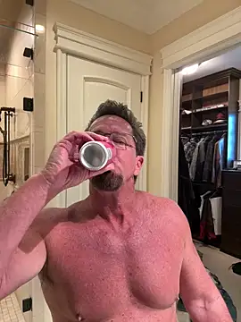 sluttydylan online show from April 17, 2026, 11:19 pm