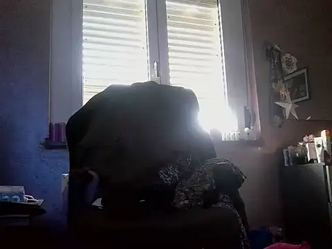 Snapshot of LadyVenere chatting on October 12, 2025, 3:33 pm LadyVenere online show from October 12, 2025, 3:33 pm