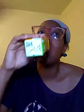 Snapshot of madamsensuale chatting on March 19, 2025, 12:45 pm madamsensuale online show from March 19, 2025, 12:45 pm