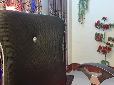 Snapshot of Unlucky-flowers chatting on January 18, 2025, 12:36 pm Unlucky-flowers online show from January 18, 2025, 12:36 pm