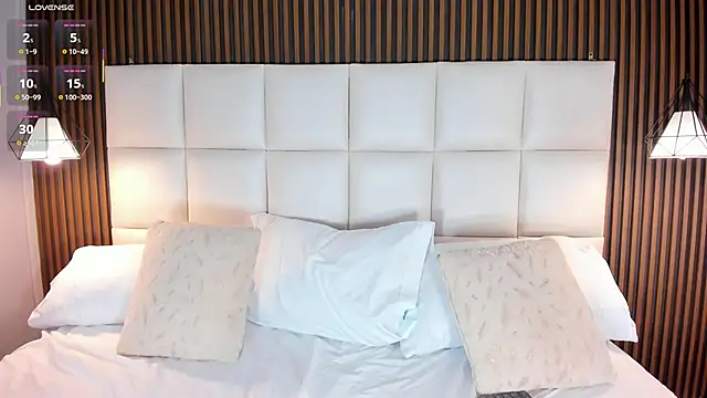 LiaTink online show from November 12, 2025, 5:35 pm