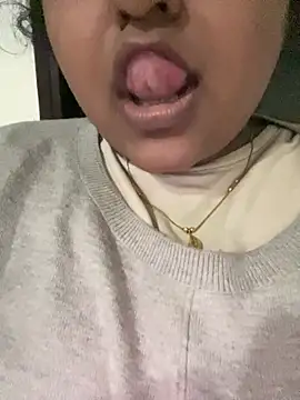 smile pretty online show from January 1, 2025, 12:32 am