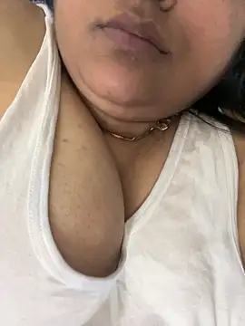 smile pretty online show from March 18, 2025, 7:42 pm