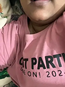 smile pretty online show from November 11, 2025, 7:36 pm